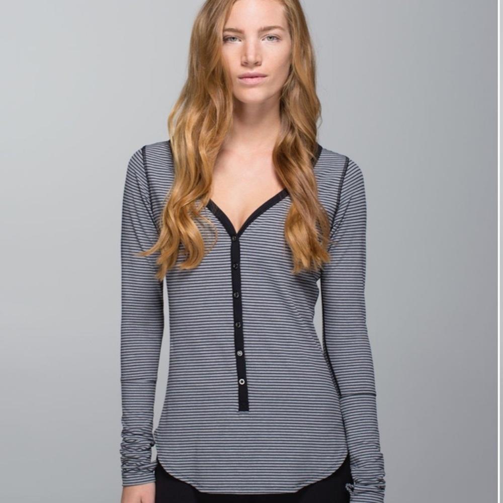 Lululemon Awesomna Henley size 8